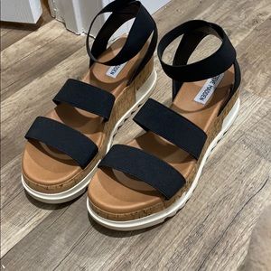 Steve Madden platform sandal